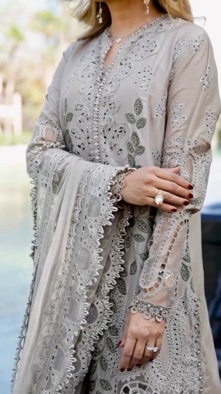 img_maria_b_lawn_25_awwal_boutique