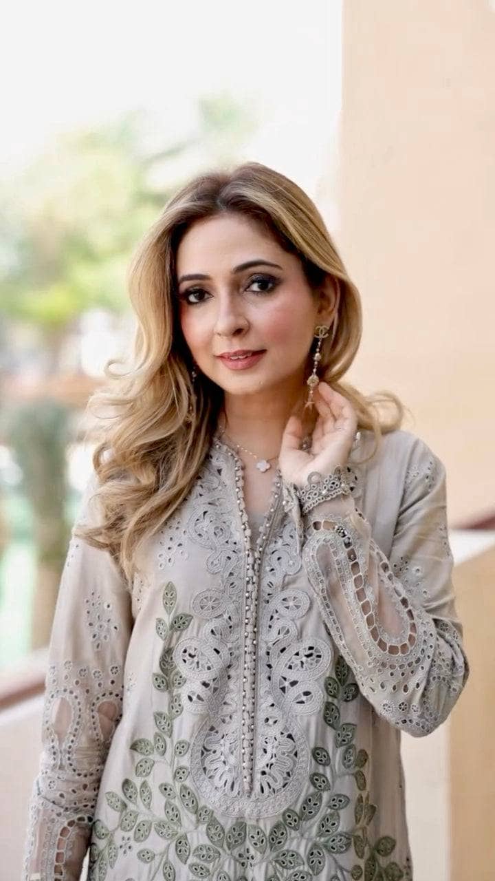 Spotted in Maria B Luxury Lawn 25/3A/Coffee