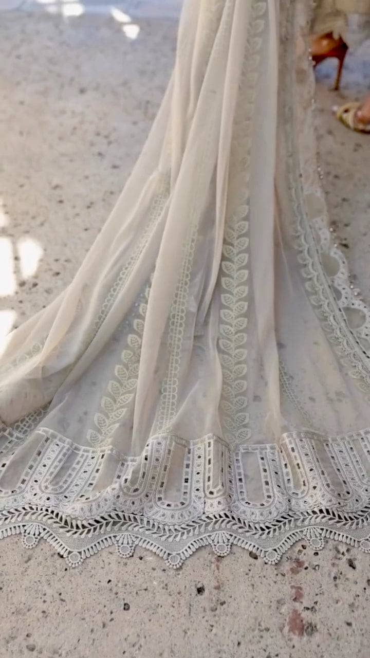 img_maria_b_lawn_25_awwal_boutique