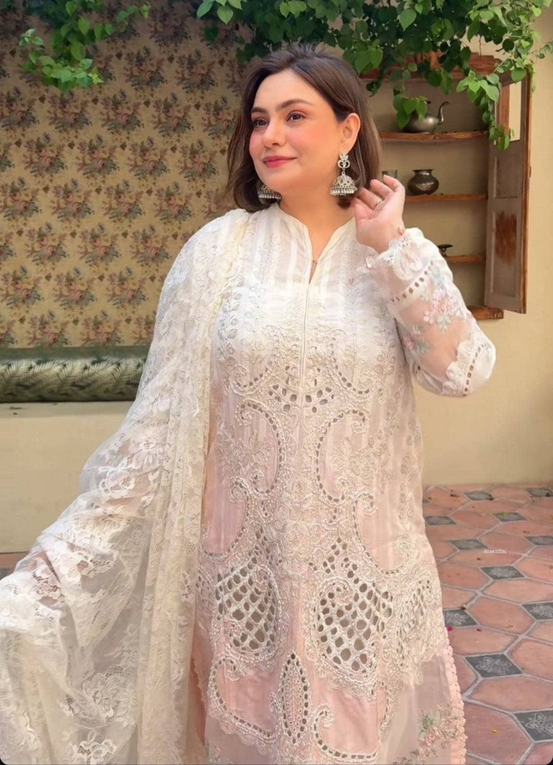 img_maria_lawn_25_awwal_boutique