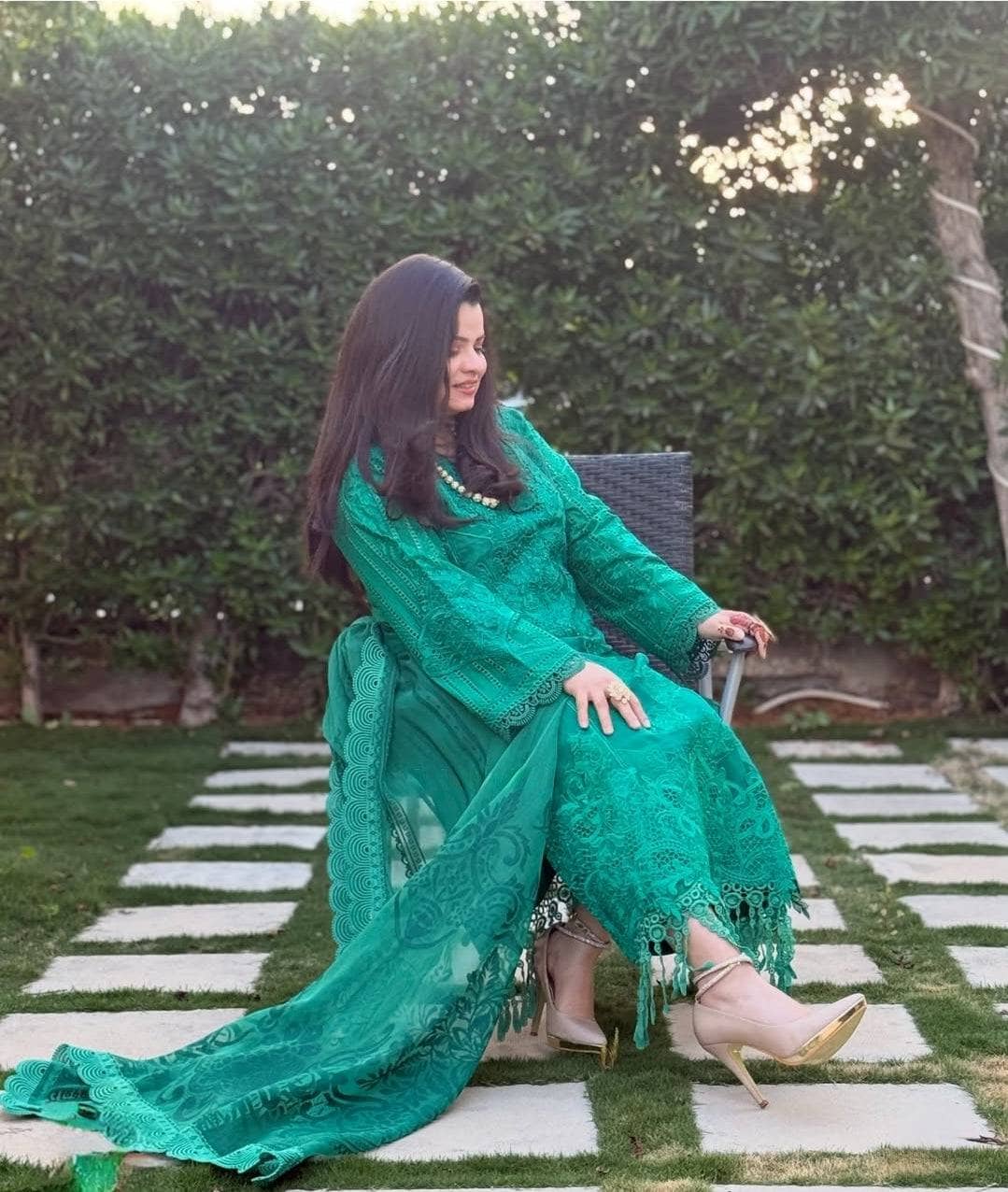 img_maria_b_lawn_25_awwal_boutique