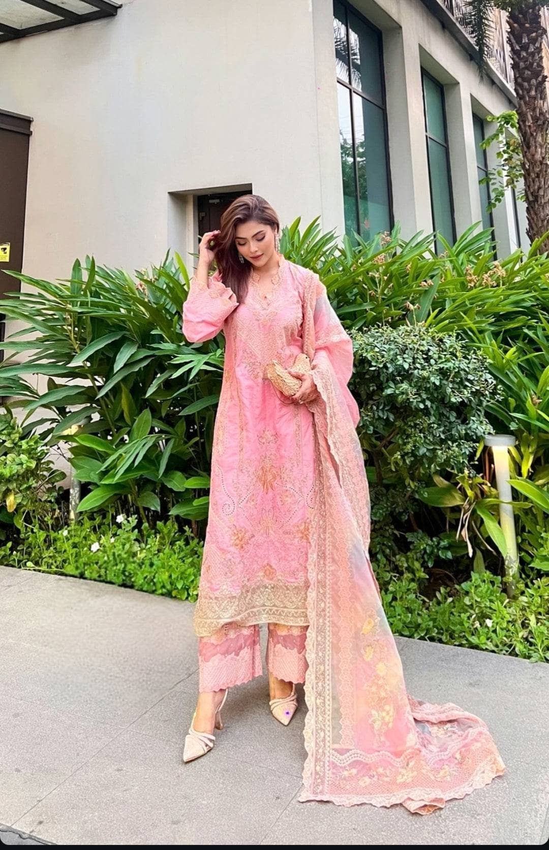 img_faiza_saqlain_lawn_awwal_boutique