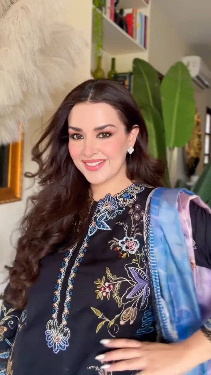 Spotted in Farah Talib Aziz Lawn/Belle Black/Black