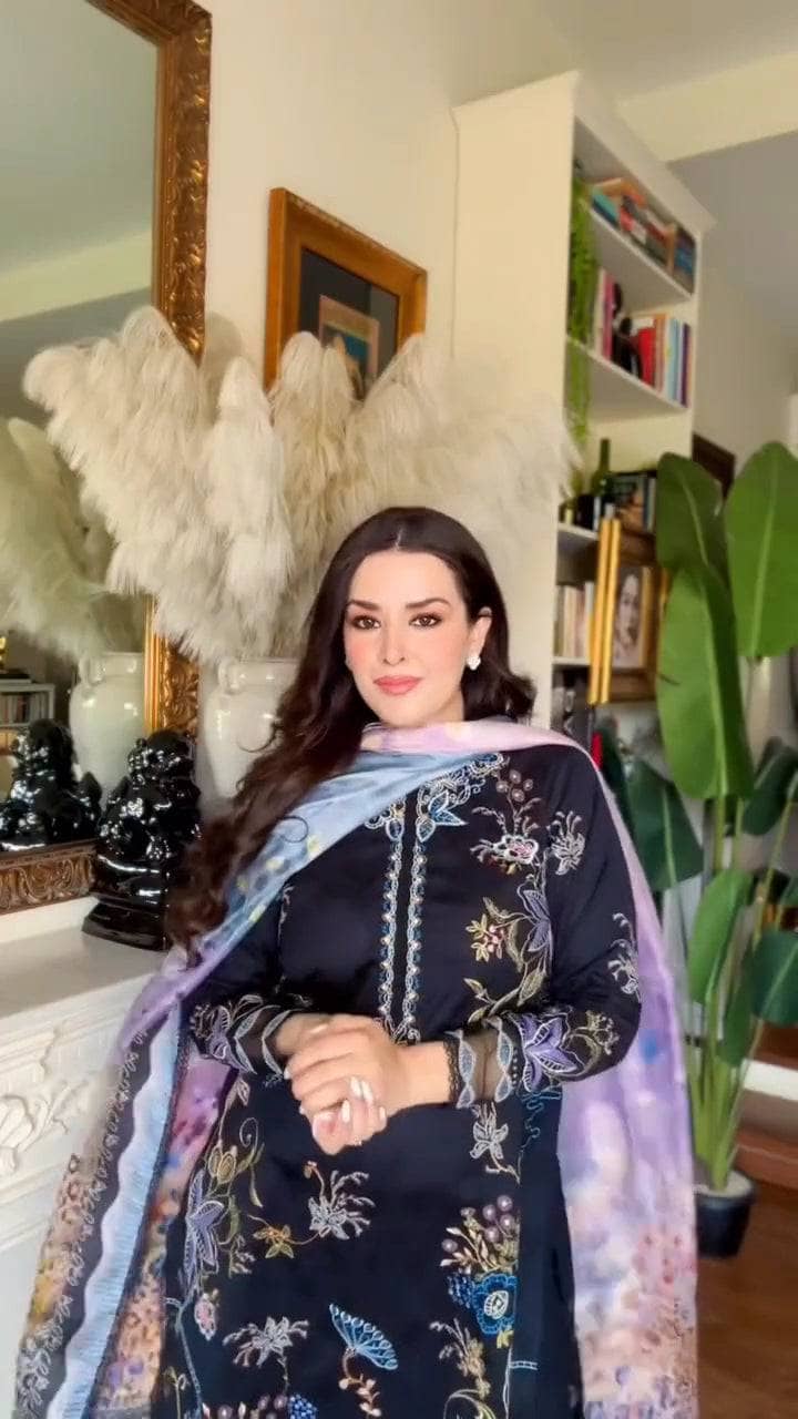 Spotted in Farah Talib Aziz Lawn/Belle Black/Black