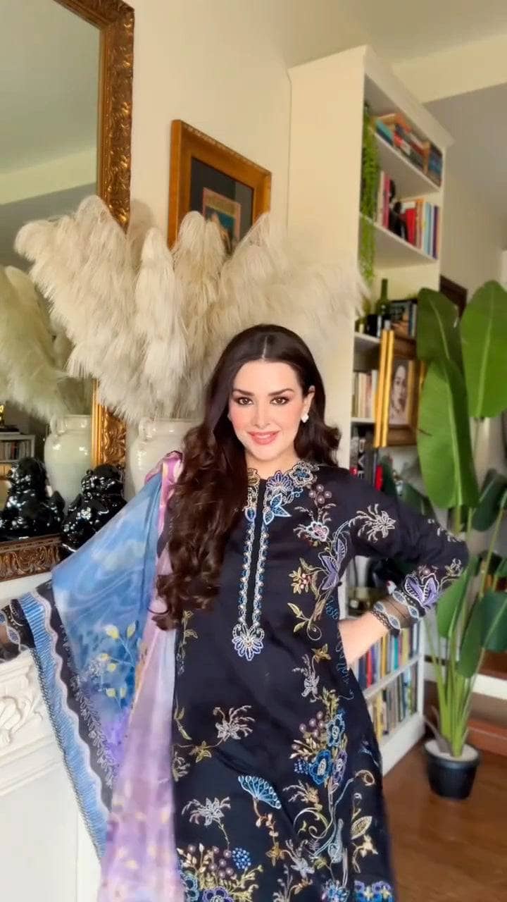 Spotted in Farah Talib Aziz Lawn/Belle Black/Black