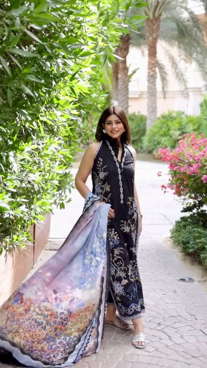 img_farah_talib_aziz_awwal_boutique