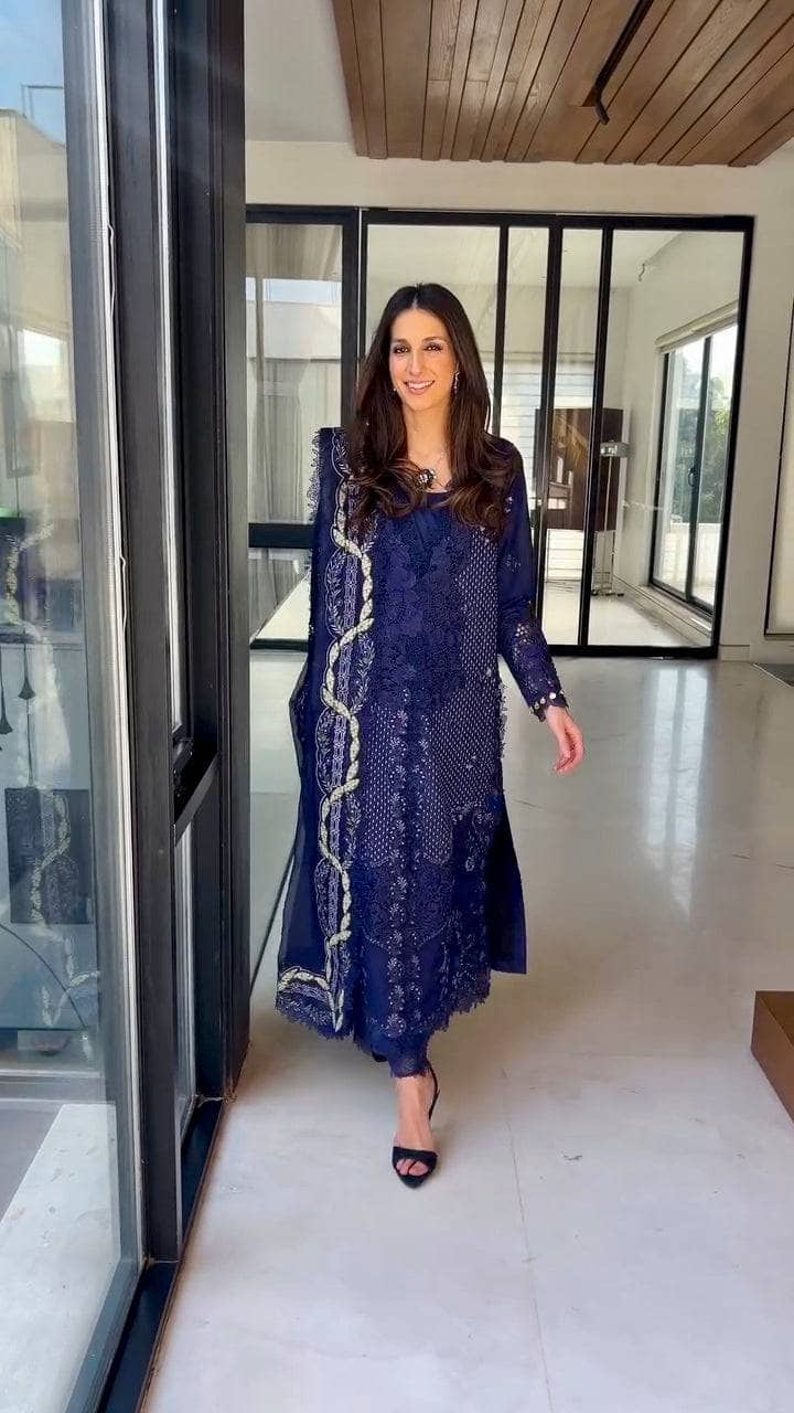 img_saira_shakira_lawn_awwal_boutique