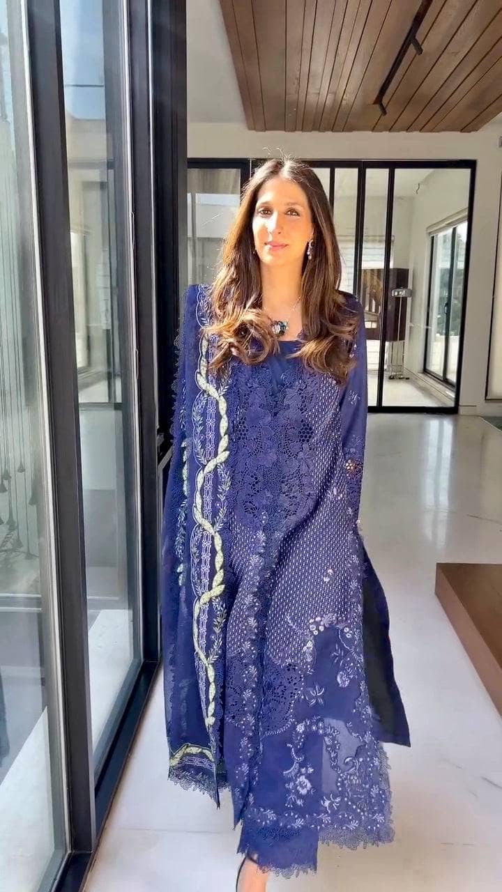 img_saira_shakira_lawn_awwal_boutique