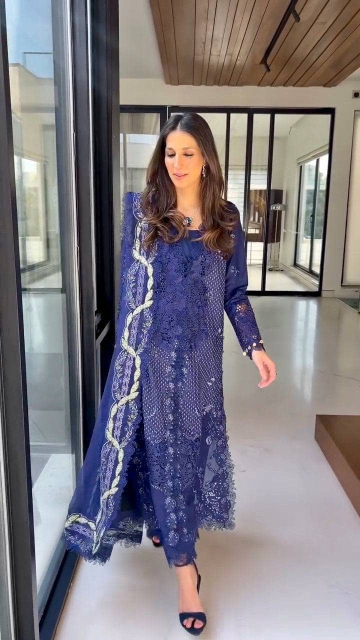 Spotted in Saira Shakira Lawn 25/Leyla-B/Azure