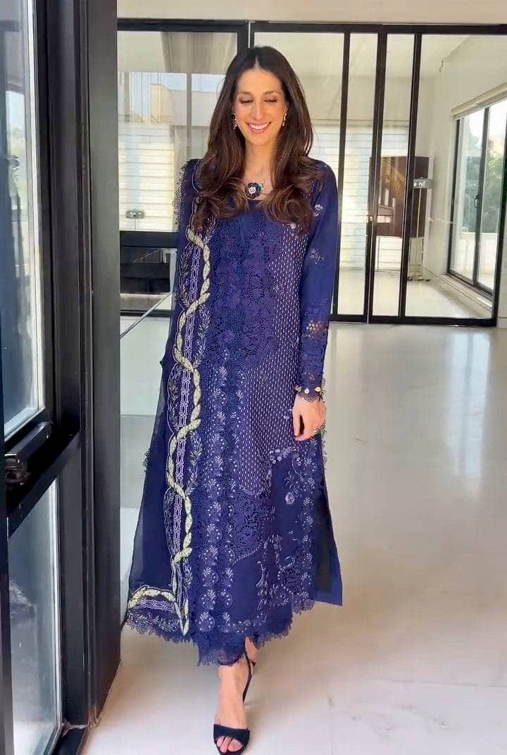 img_saira_shakira_lawn_awwal_boutique