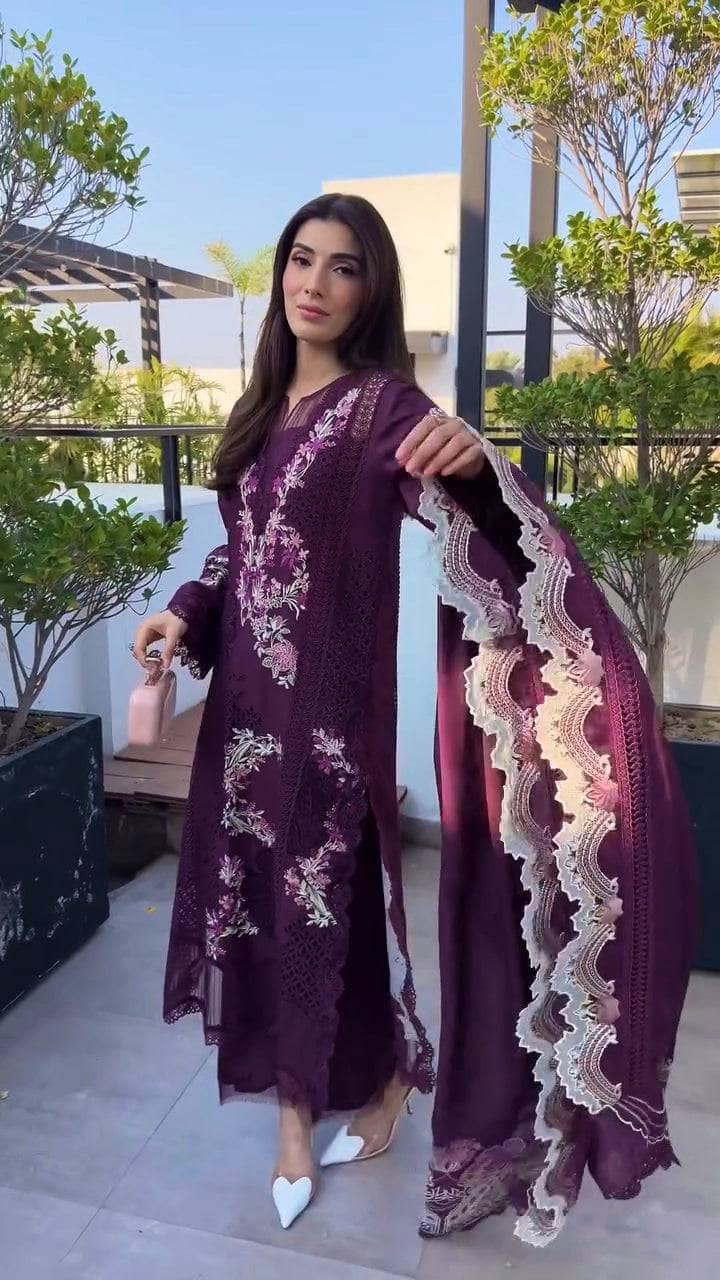 img_saira_shakira_lawn_awwal_boutique