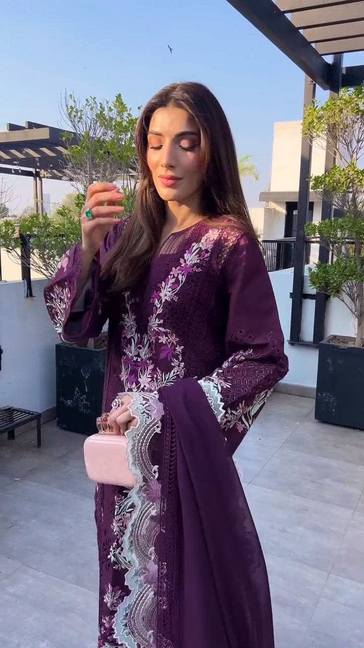 Spotted in Saira Shakira Lawn 25/25/Dahlia -B/Grape