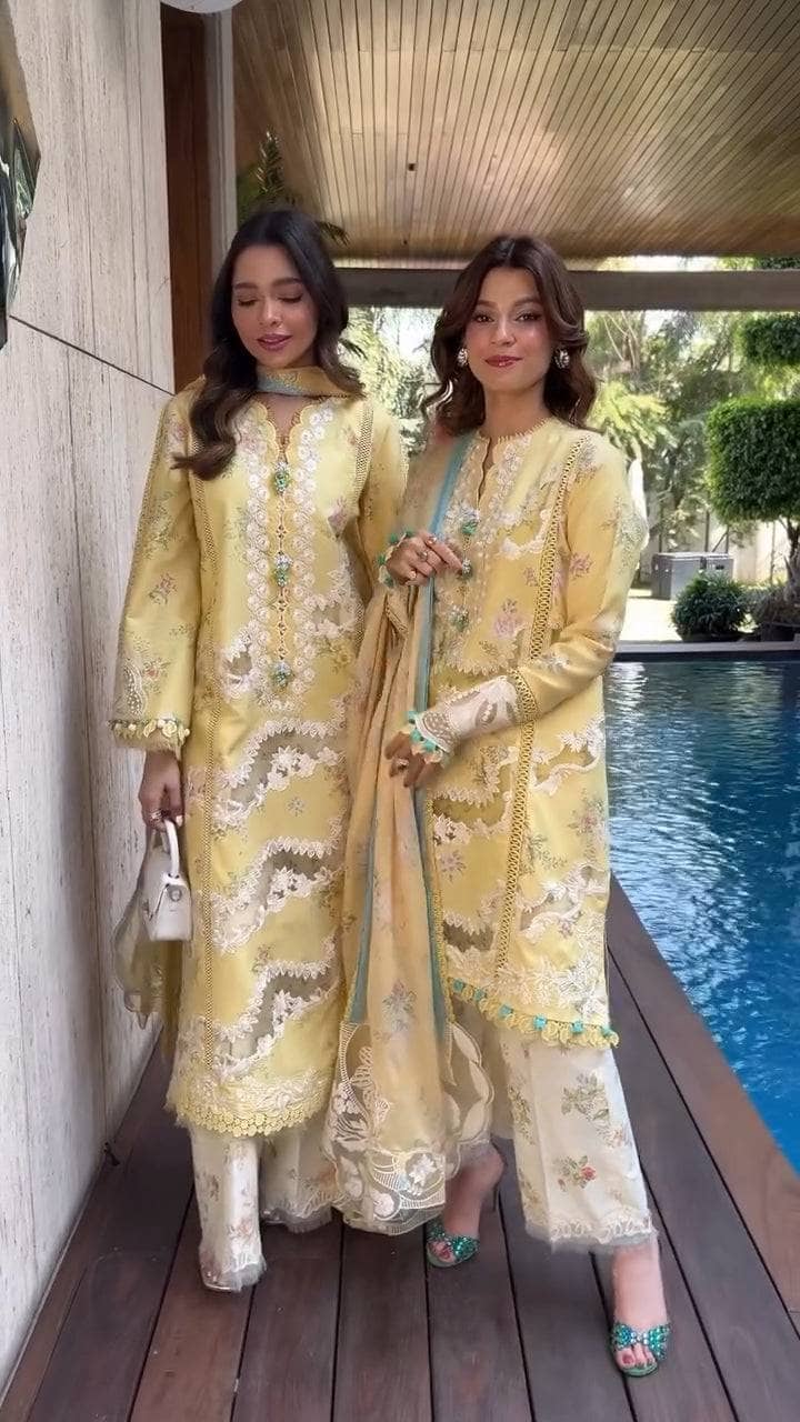 Spotted in Saira Shakira Lawn 25/SERENA-A/Macroon/Silk Dupatta