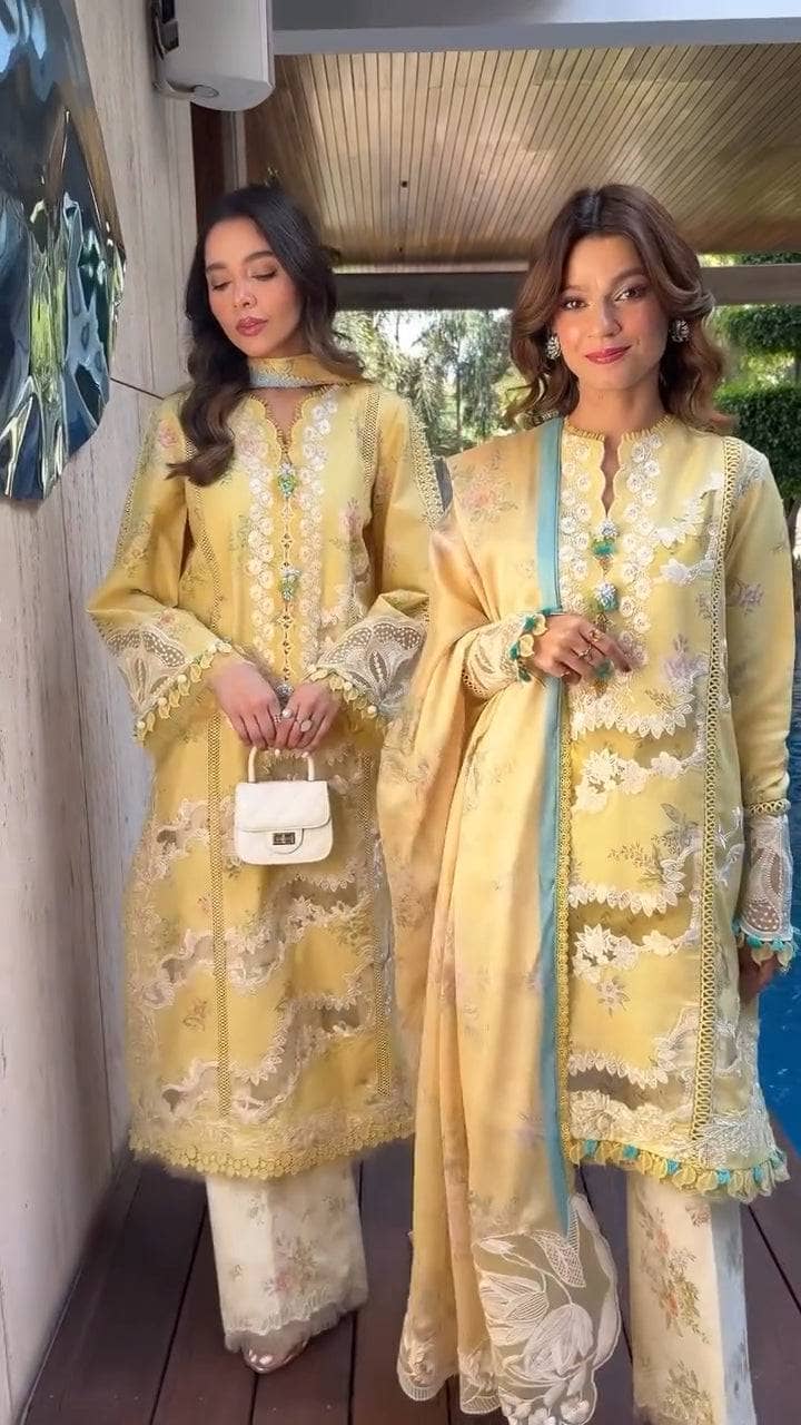 Spotted in Saira Shakira Lawn 25/SERENA-A/Macroon/Silk Dupatta