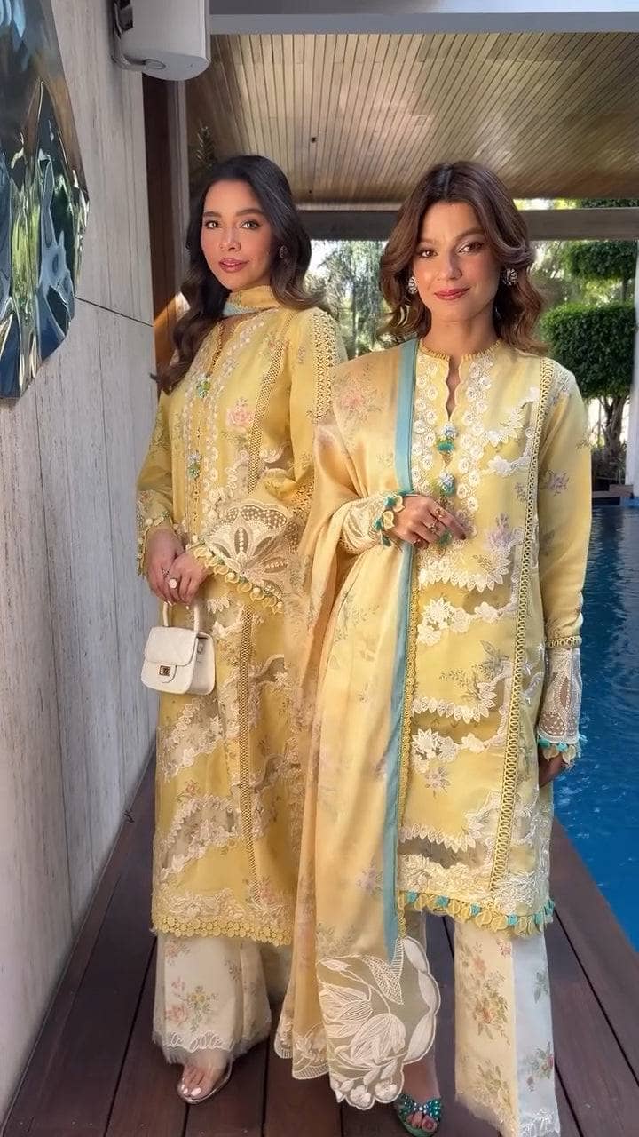 Spotted in Saira Shakira Lawn 25/SERENA-A/Macroon/Silk Dupatta