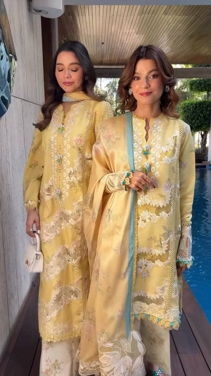 Spotted in Saira Shakira Lawn 25/SERENA-A/Macroon/Silk Dupatta