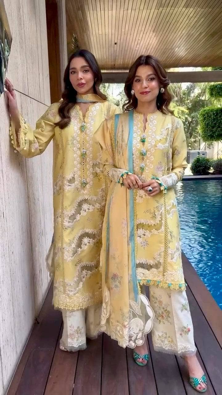 Spotted in Saira Shakira Lawn 25/SERENA-A/Macroon/Silk Dupatta