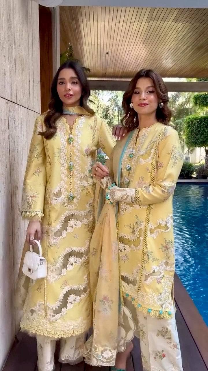Spotted in Saira Shakira Lawn 25/SERENA-A/Macroon/Silk Dupatta