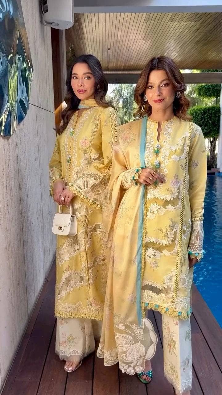 Spotted in Saira Shakira Lawn 25/SERENA-A/Macroon/Silk Dupatta