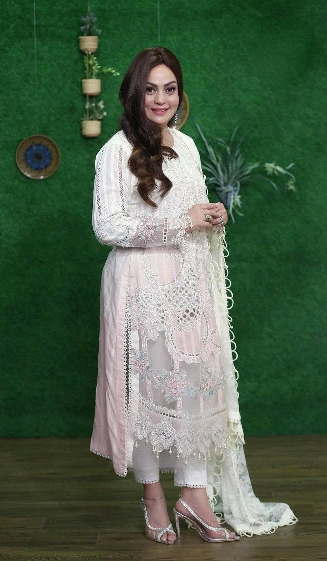 img_maria_b_lawn_awwal_boutique