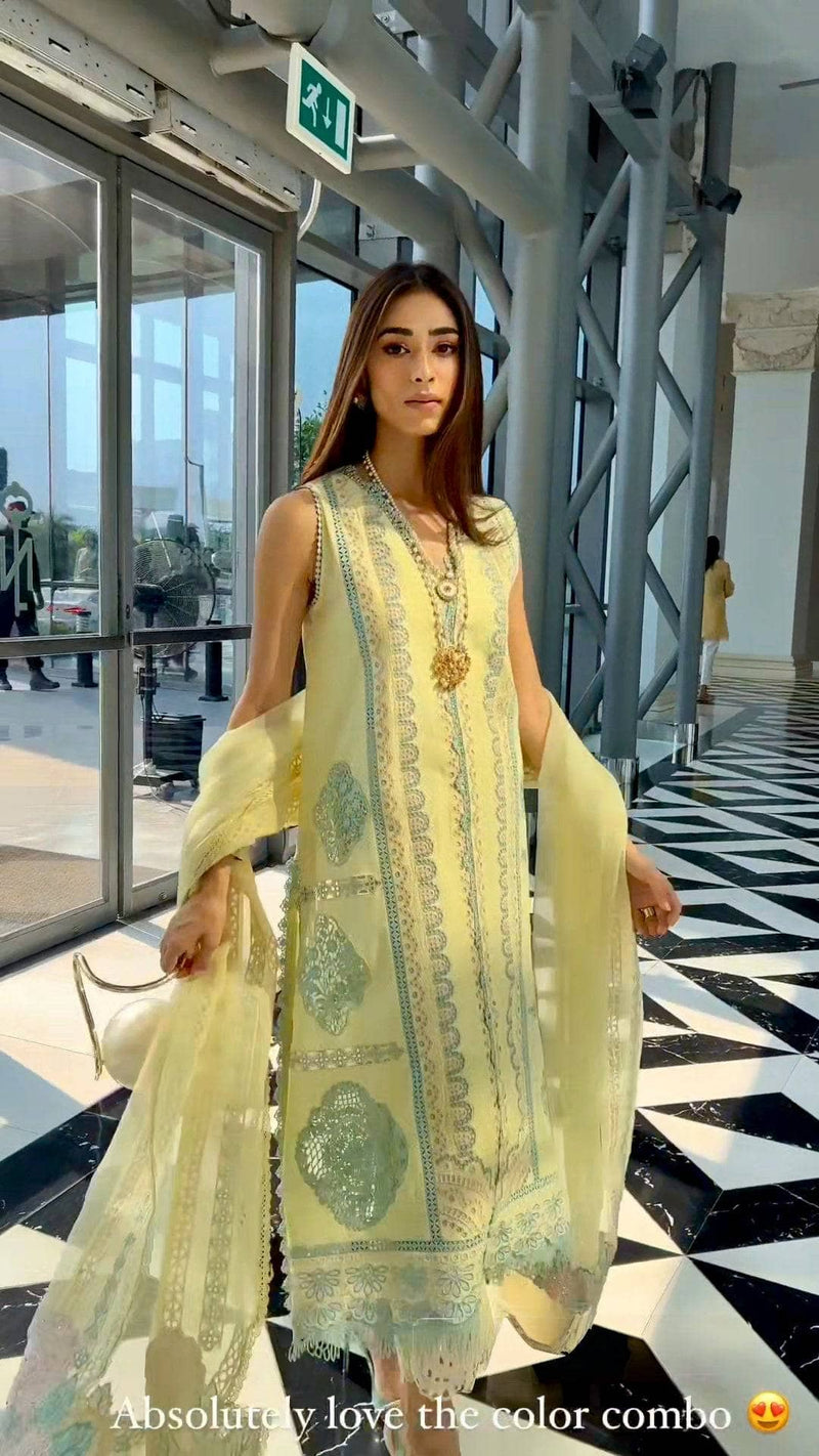 Spotted in Crimson/Medley of Lace/7 B/Lemon