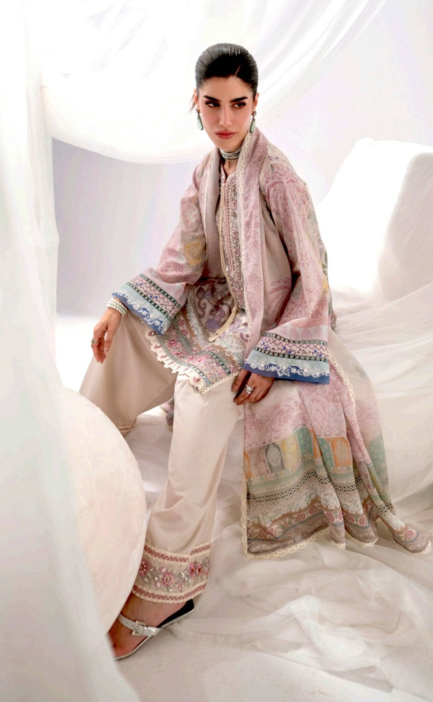 img_ajr_couture_silk_edit_awwal_boutique