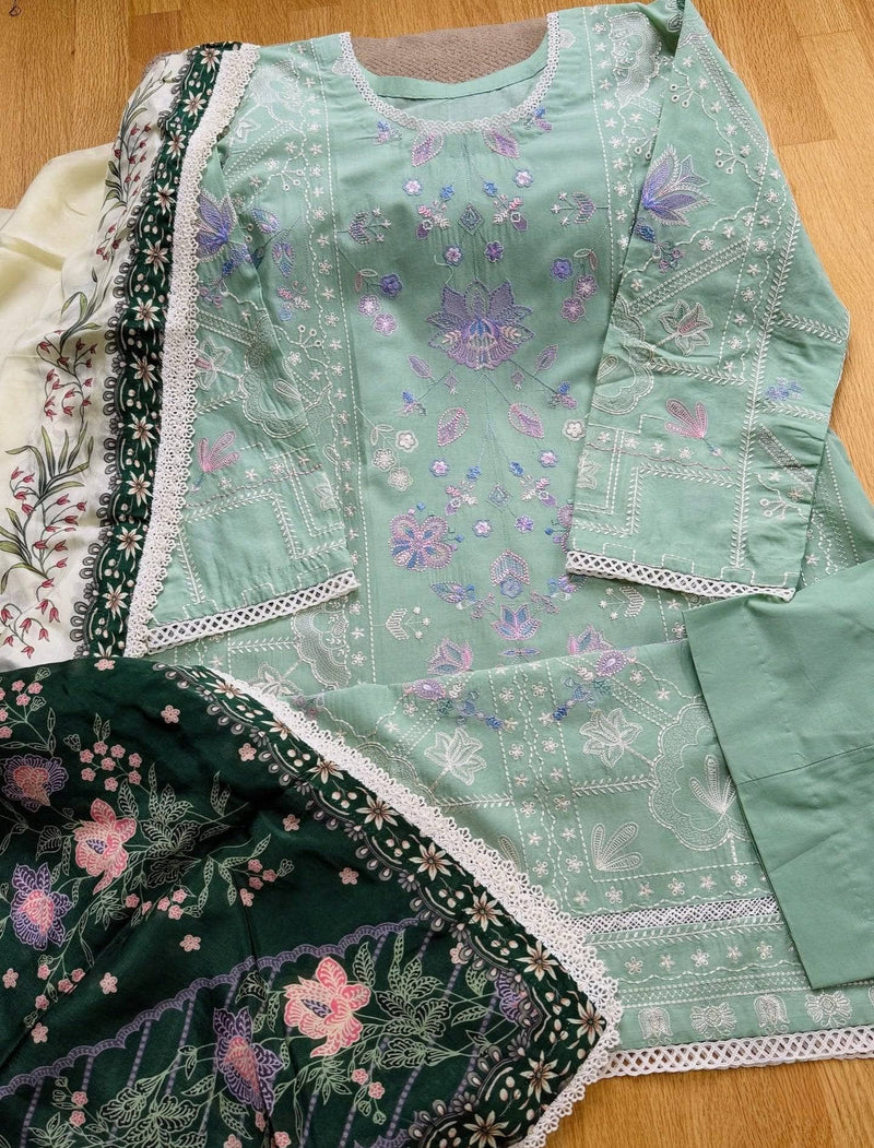 img_coco_lawn_by_zara_shahjahan_awwal_boutique