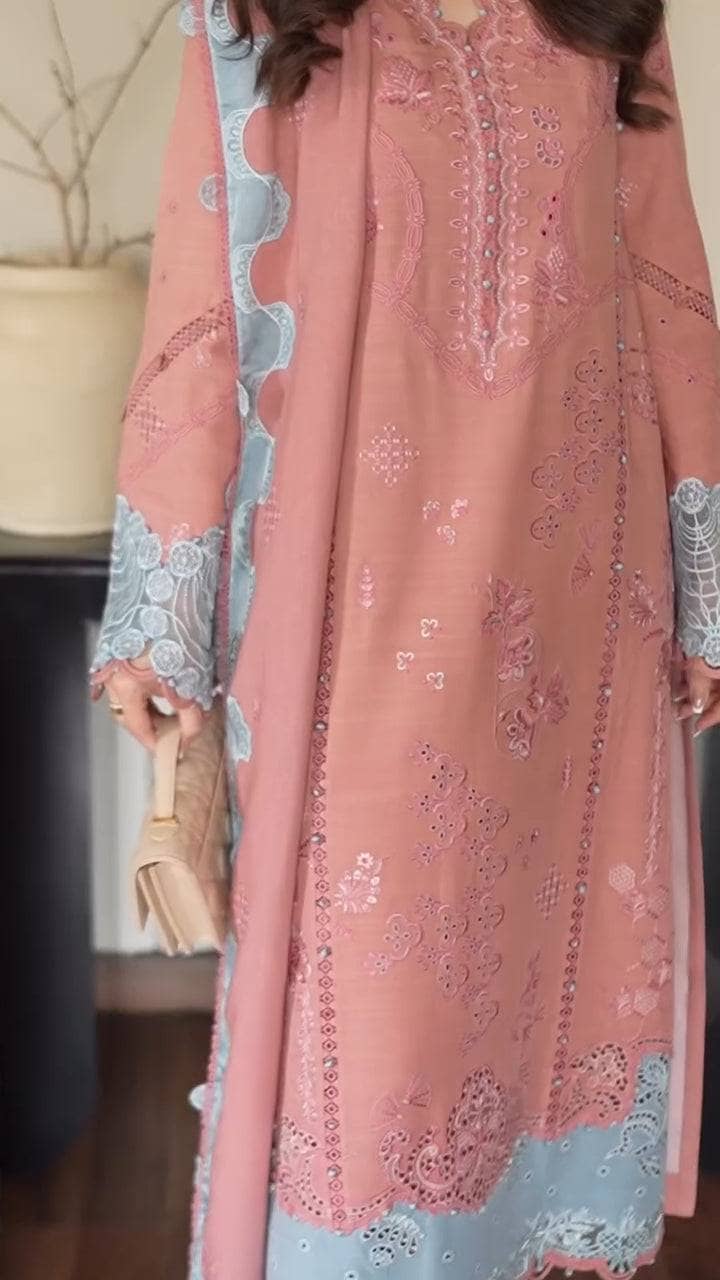 Spotted in Qalamkar Q Line Linen 25/Faye/KL 10