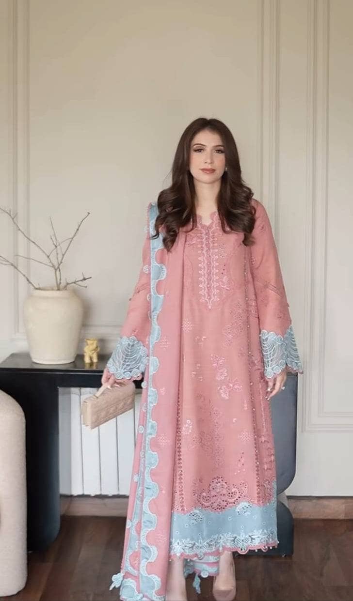 Spotted in Qalamkar Q Line Linen 25/Faye/KL 10