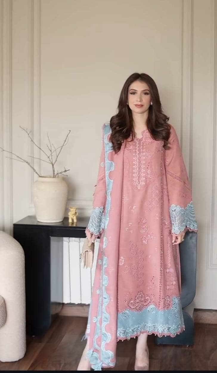 img_spotted_in_qalamkar_q_line_awwal_boutique