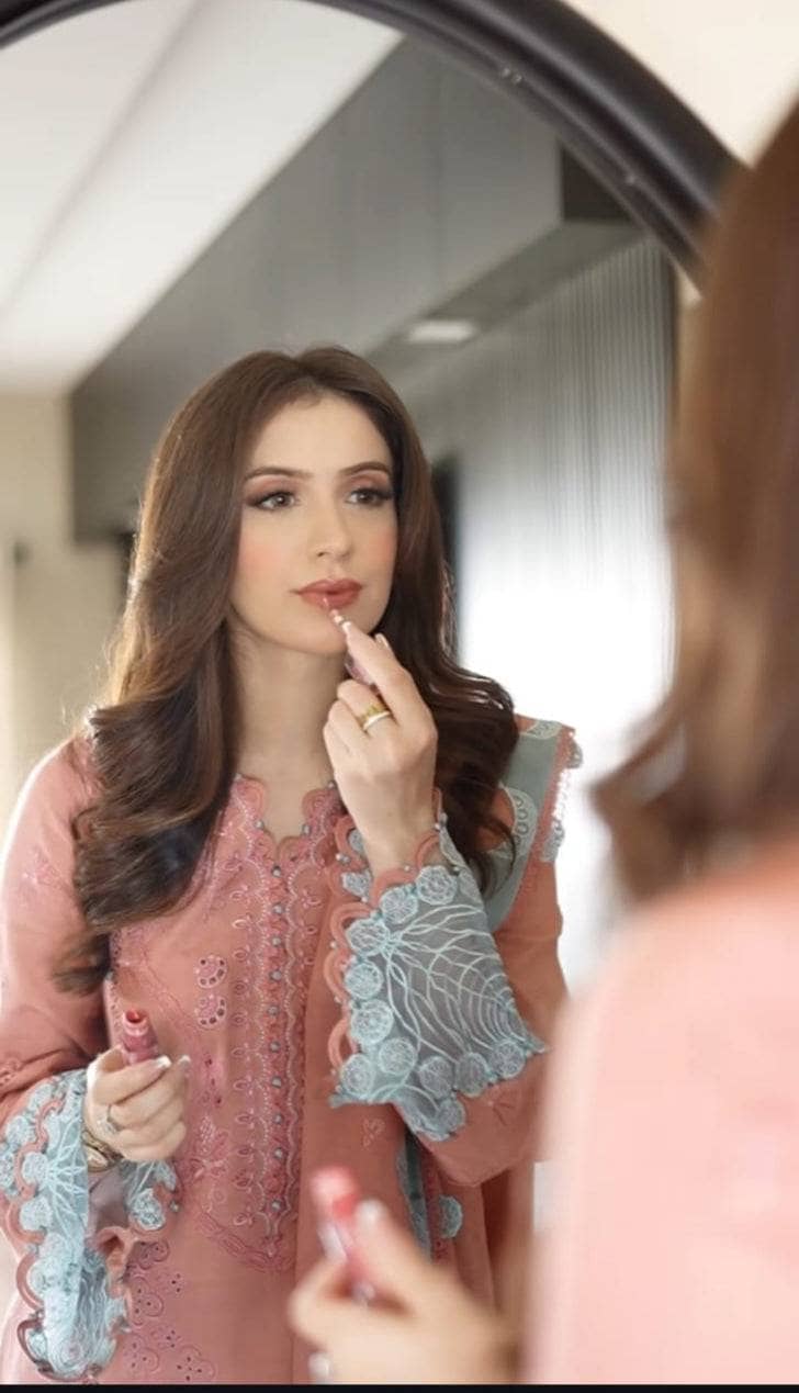 Spotted in Qalamkar Q Line Linen 25/Faye/KL 10