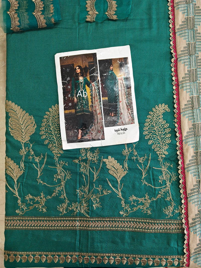 img_charizma_masakali_signature_winter_collection_awwal_boutique