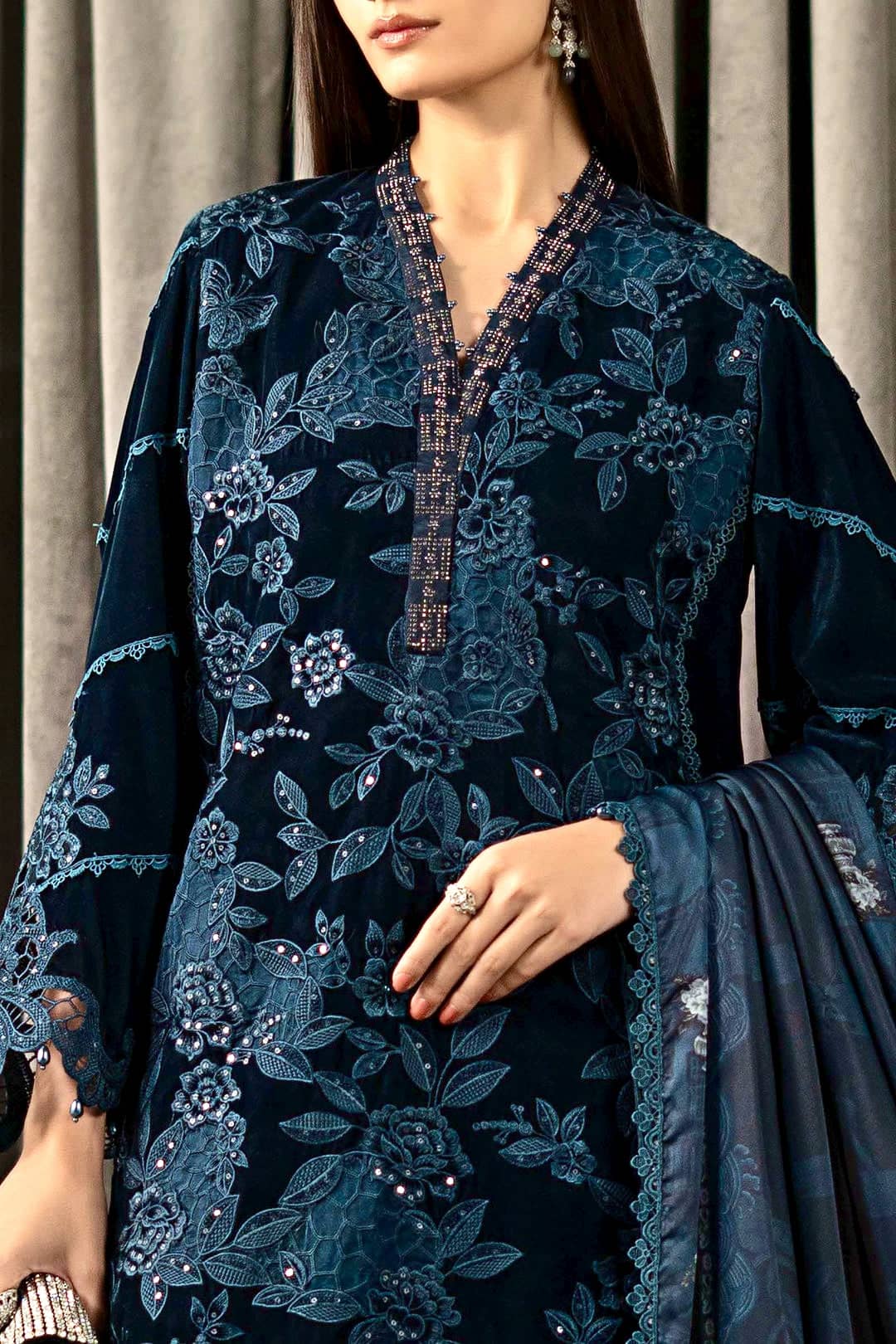 Restocked/Maria B Winter Luxe/Embroideried Velvet Suit/Silk Wool Shawl/10/Teal