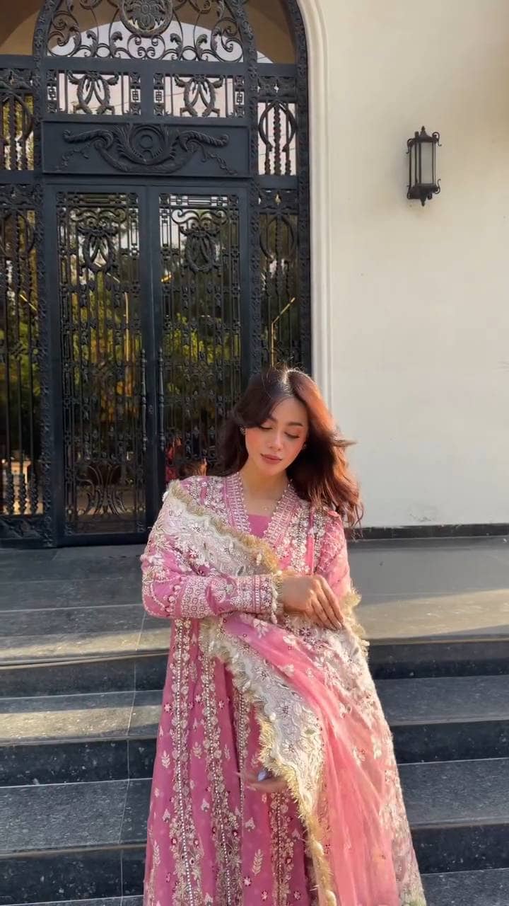 Spotted in  Afrozeh Dastangoi Formals 26/Riwayat/Rose Pink