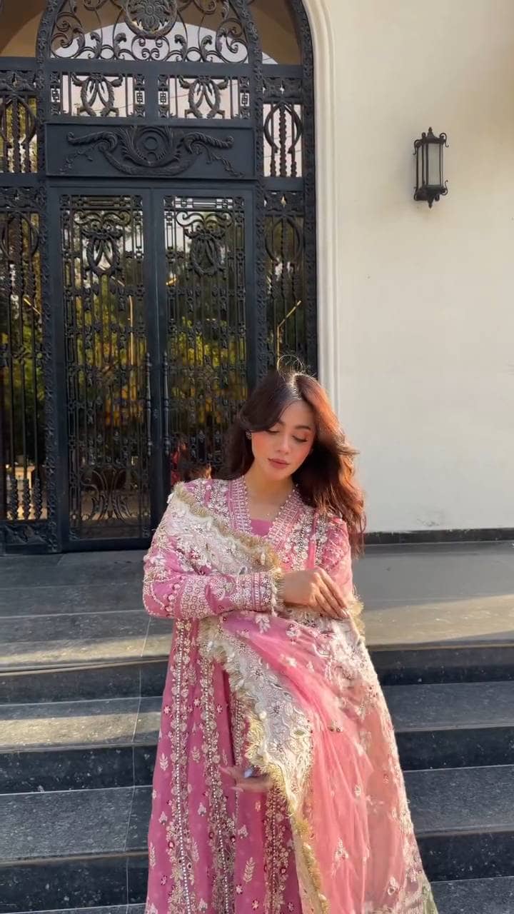 Spotted in  Afrozeh Dastangoi Formals 26/Riwayat/Rose Pink