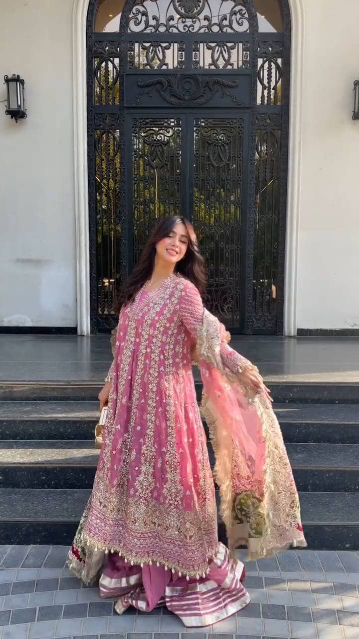 Spotted in  Afrozeh Dastangoi Formals 26/Riwayat/Rose Pink