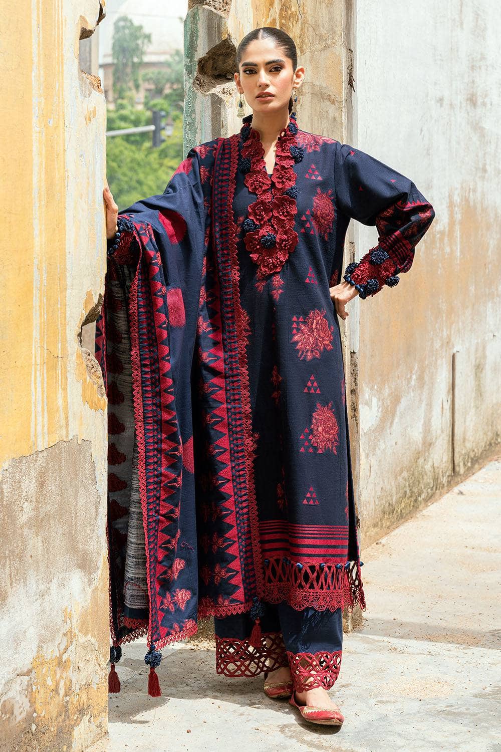 ing_gul_ahmed_winter_luxe_awwal_boutique