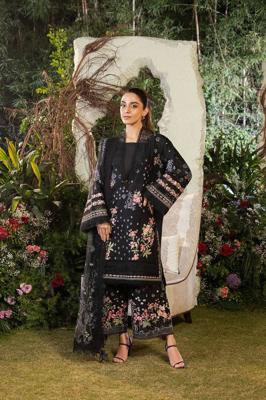 img_sobia_nazir_lawn_25_awwal_boutique