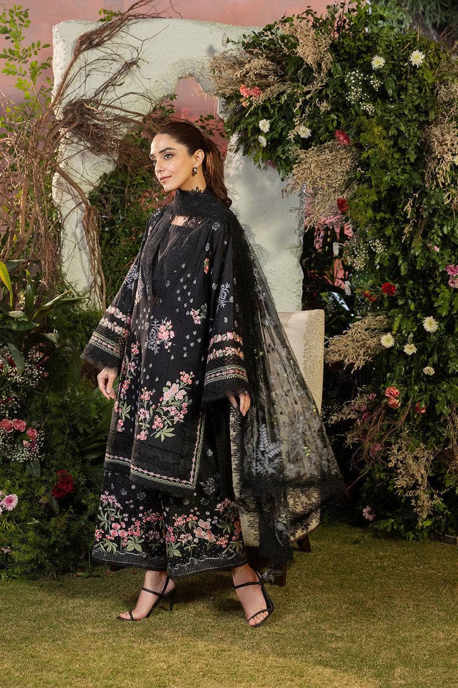 img_sobia_nazir_lawn_25_awwal_boutique