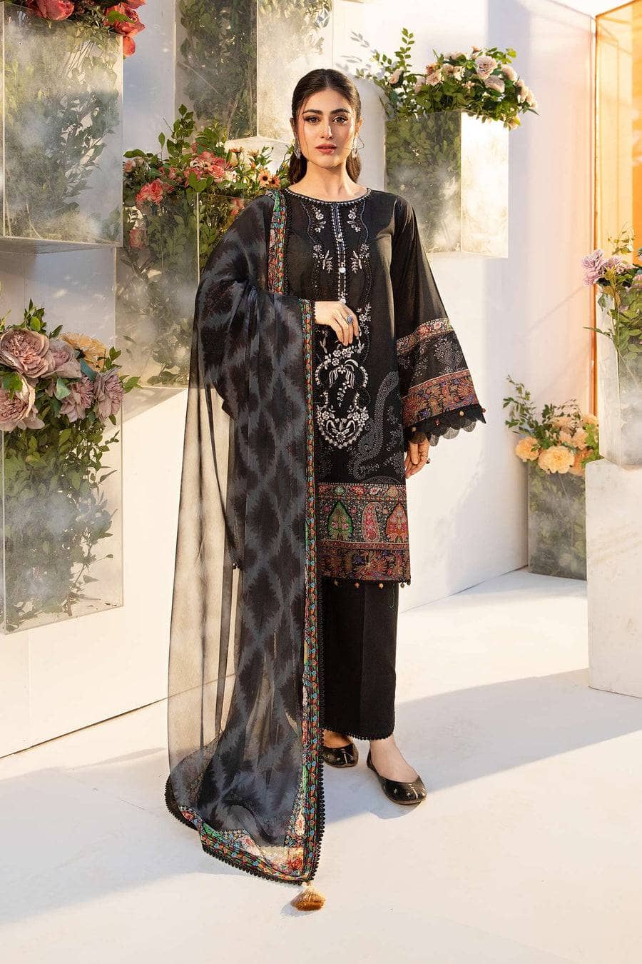 img_maria_b_m_basics_awwal_boutique