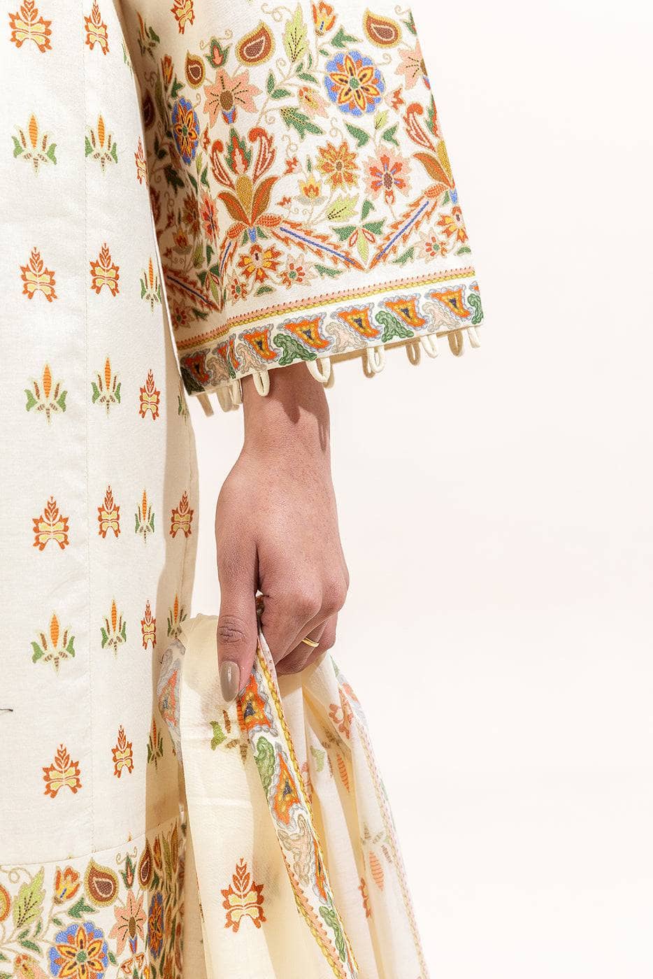 img_beechtree_lawn_awwal_boutique