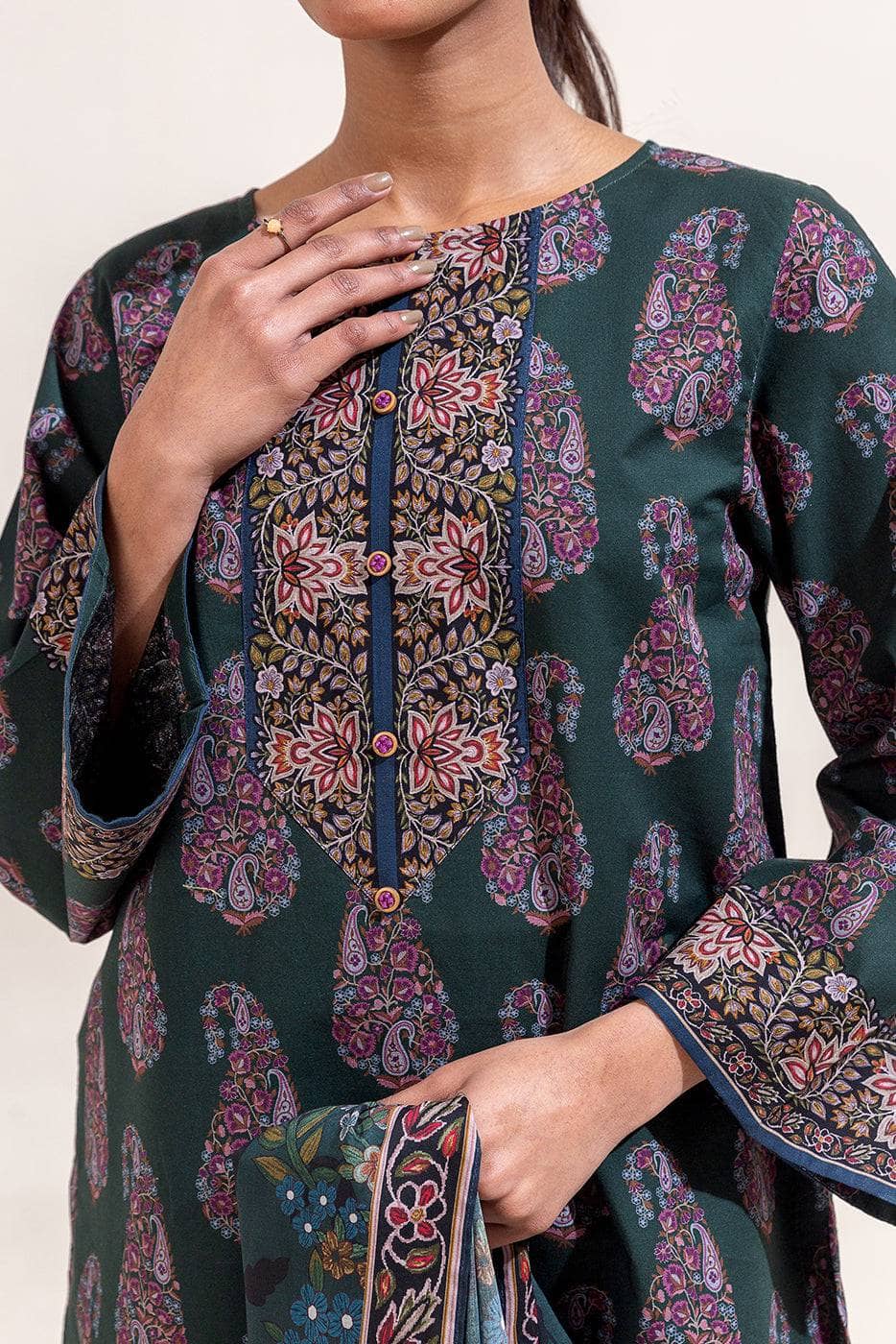 img_beechtree_lawn_awwal_boutique