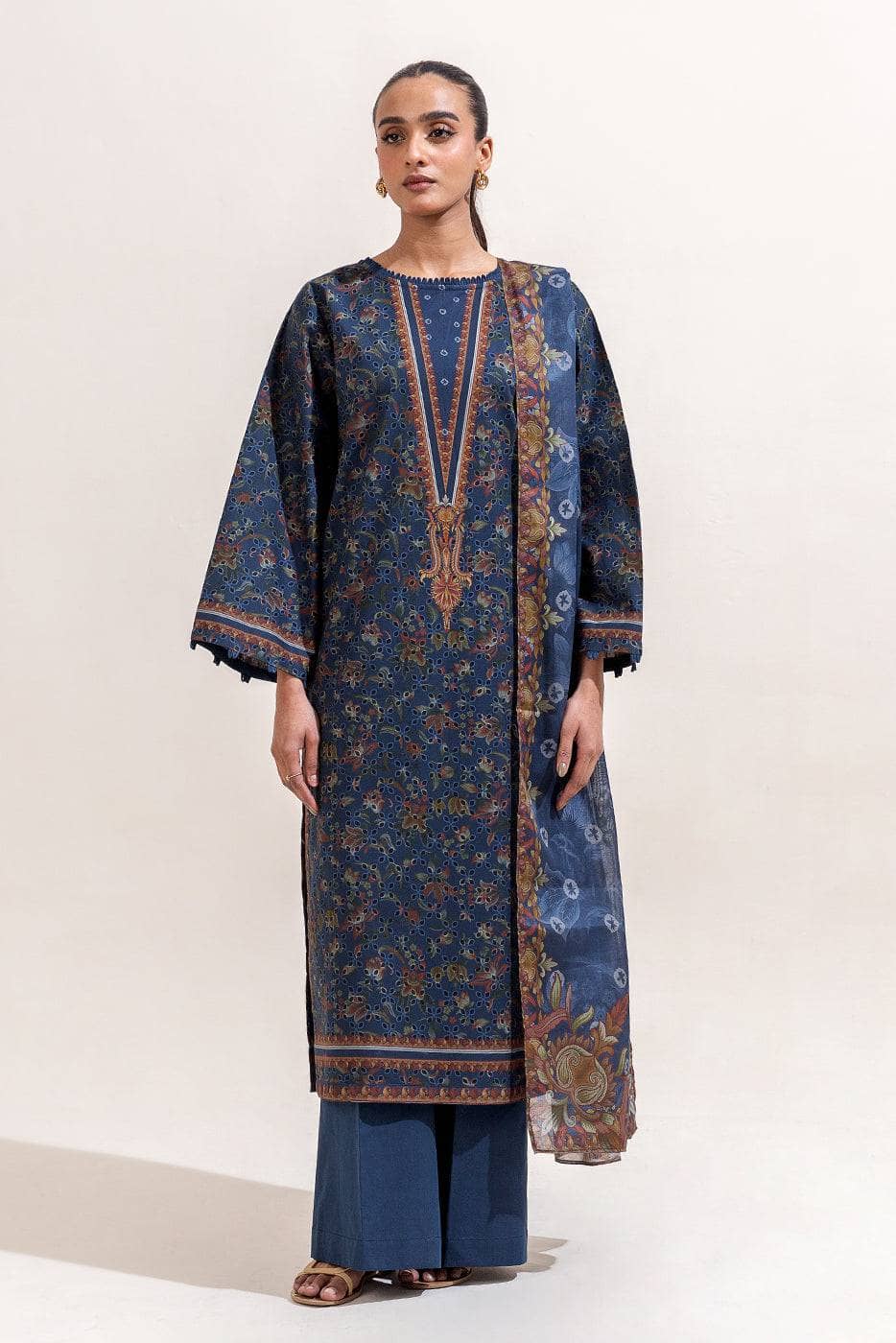 img_beechtree_lawn_awwal_boutique