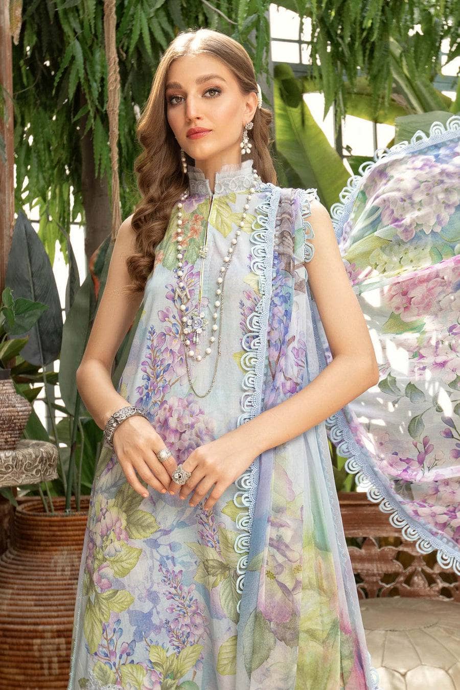 img_maria_b_m_prints_lawn_23_awwal_boutique