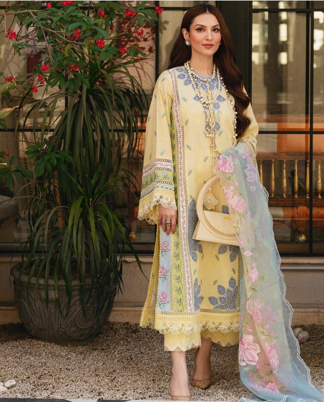 img_crimson_lawn_23_awwal_boutique