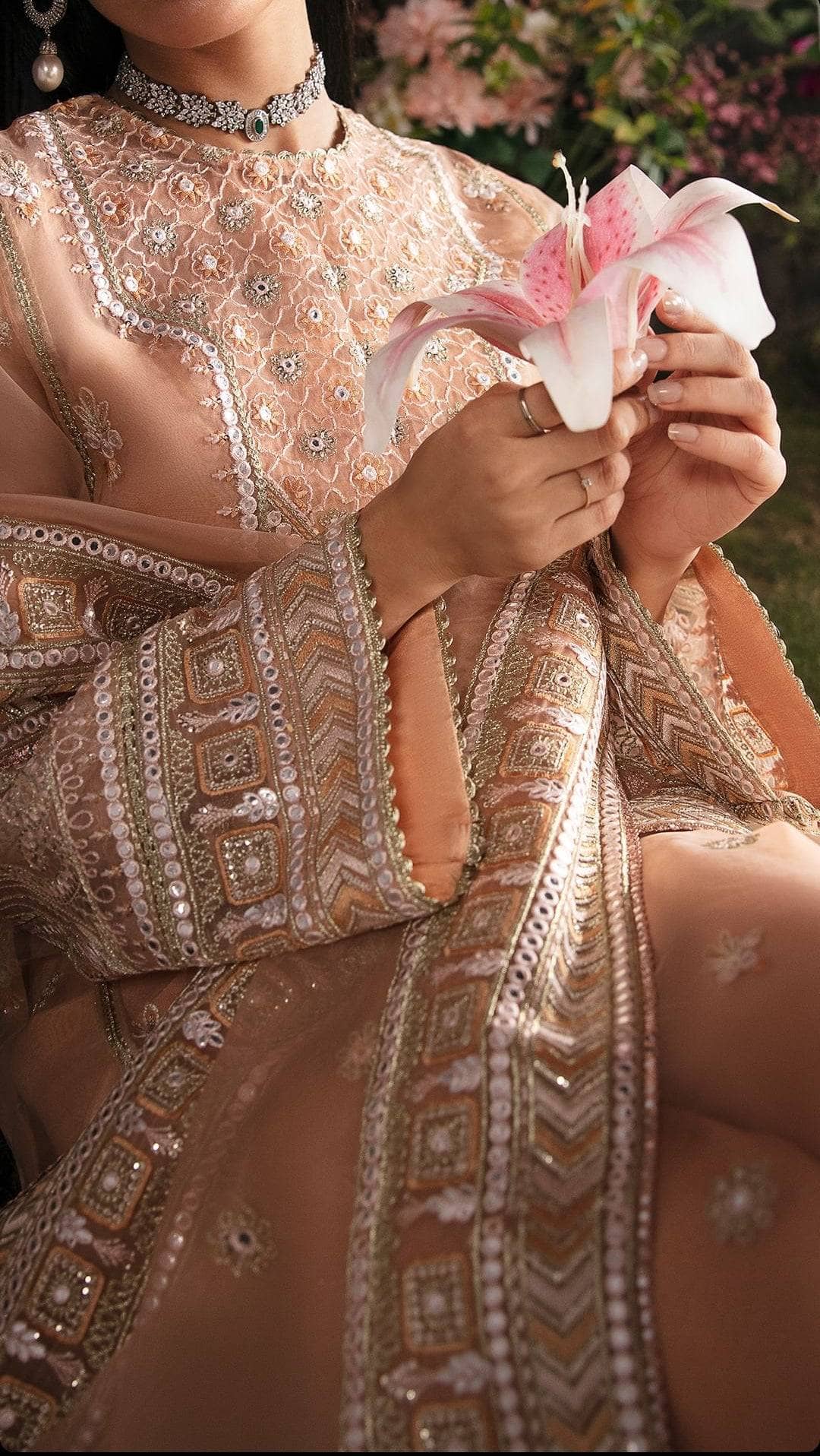 img_afrozeh_la_fuchsia_chiffon_awwal_boutique