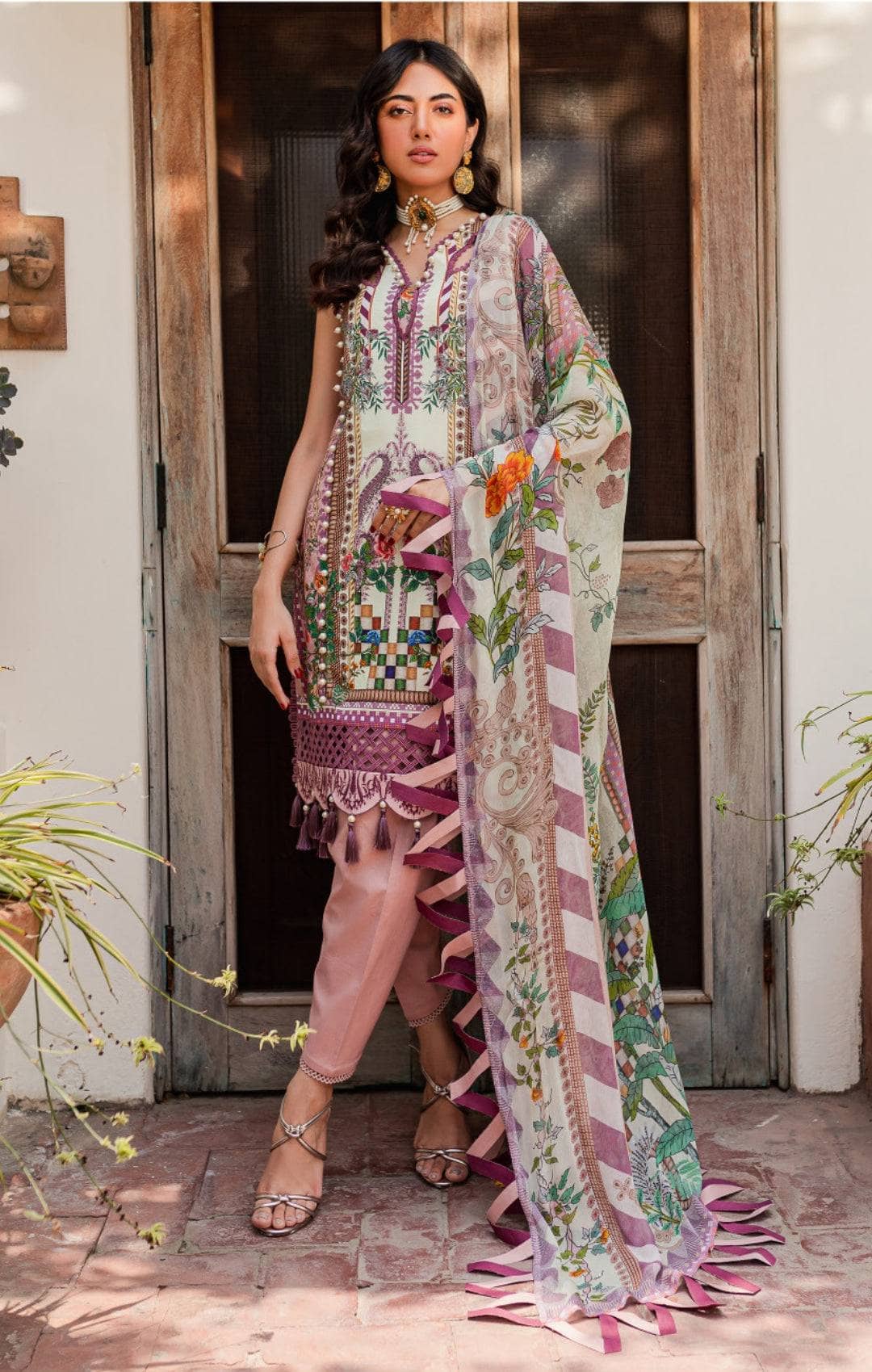 img_firdous_lawn_awwal_boutique