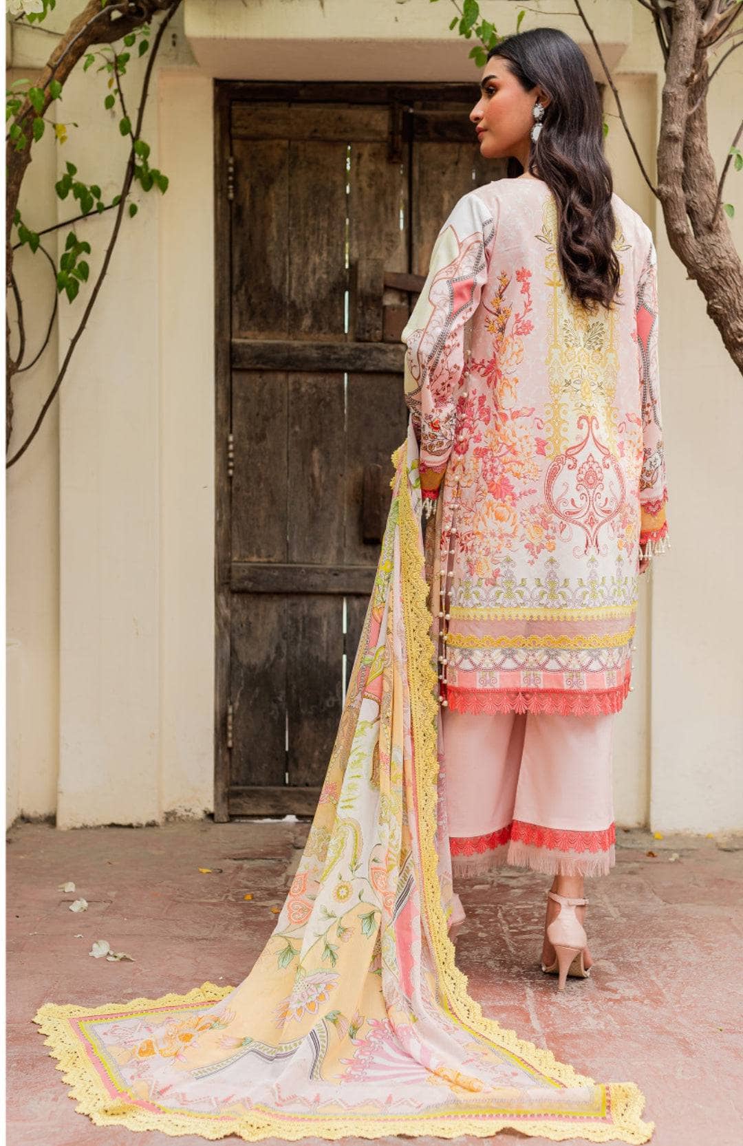 img_firdous_lawn_awwal_boutique