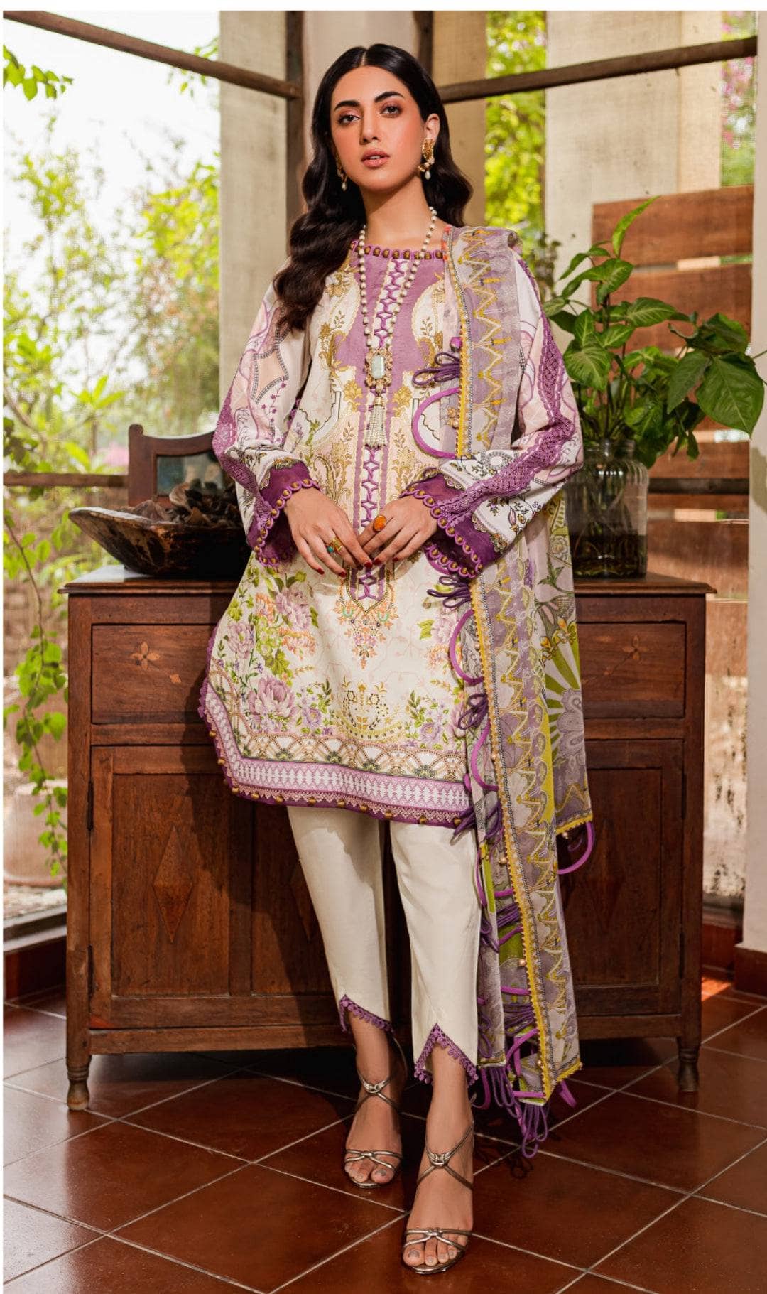 img_firdous_lawn_awwal_boutique