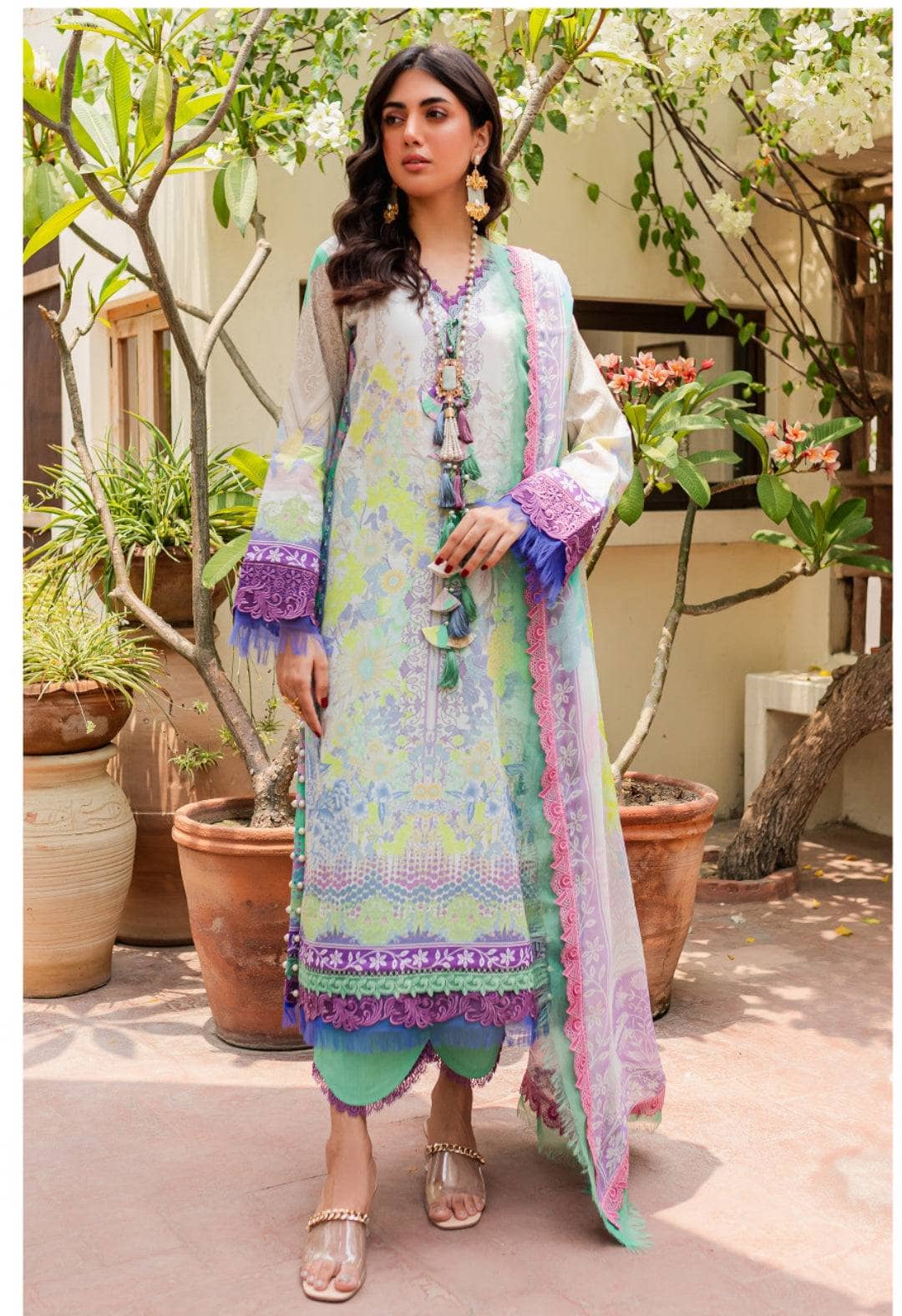 img_firdous_lawn_awwal_boutique